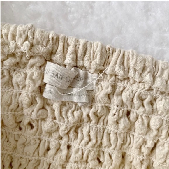 Urban Outfitters Eyelet Lace Cropped Button Down Top - Picture 4 of 11